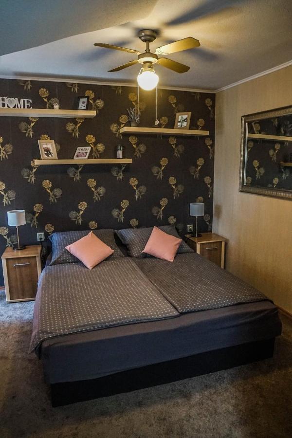 Anna Vendeghaz Eger Appartement Buitenkant foto